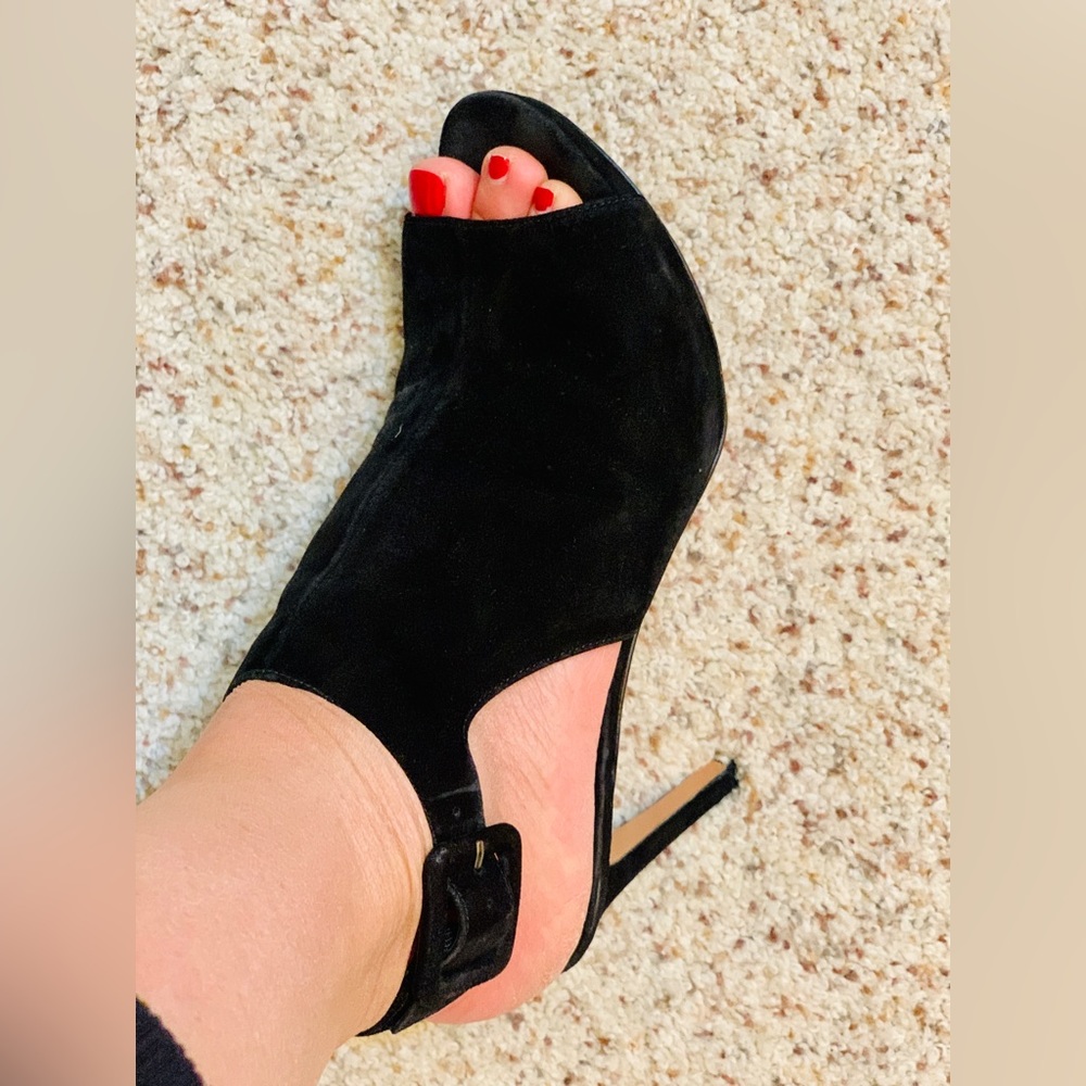 Via Spiga Suade Stylish Heels